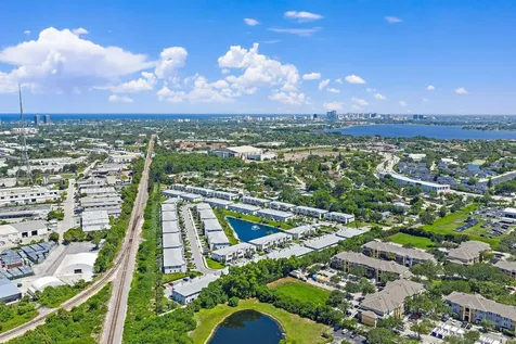 5611 Enclave Drive Mangonia Park FL 33407