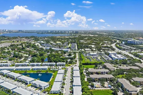 5611 Enclave Drive Mangonia Park FL 33407