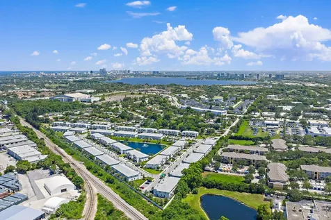 5611 Enclave Drive Mangonia Park FL 33407