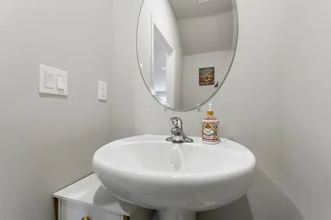 5611 Enclave Drive Mangonia Park FL 33407