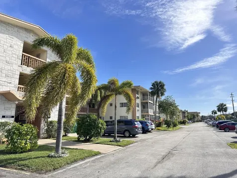 17001 Ne 13th Avenue Miami FL 33162