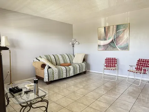 17001 Ne 13th Avenue Miami FL 33162