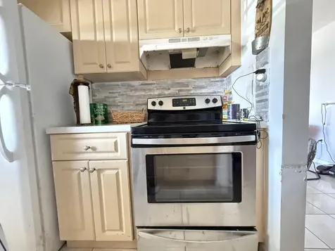 17001 Ne 13th Avenue Miami FL 33162