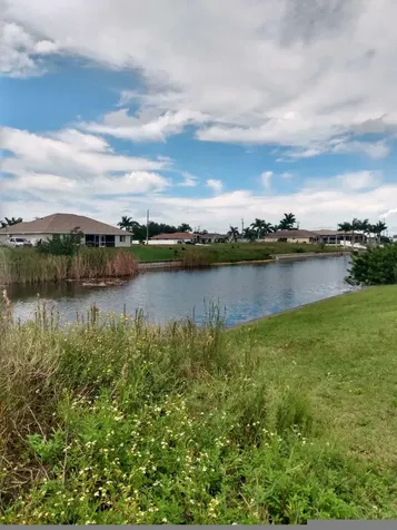 2102 NW 9th Avenue Cape Coral FL 33993