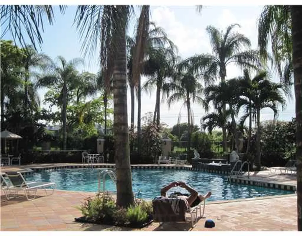 1721 Village 303 Boulevard West Palm Beach FL 33409