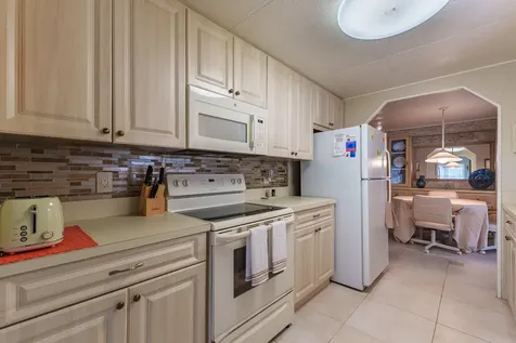 218 W Caribbean Port Saint Lucie FL 34952