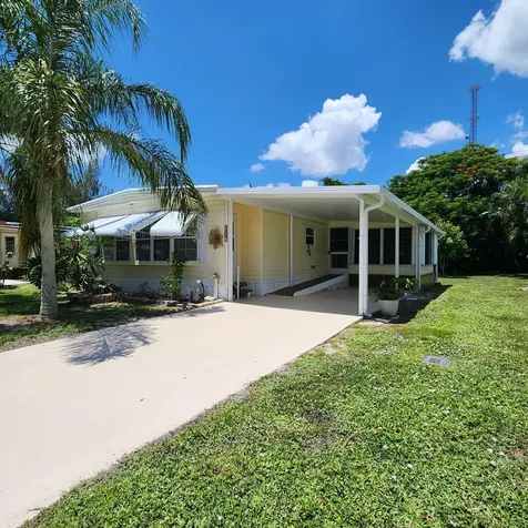 218 W Caribbean Port Saint Lucie FL 34952