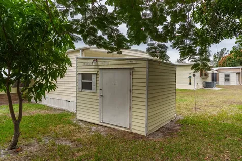218 W Caribbean Port Saint Lucie FL 34952