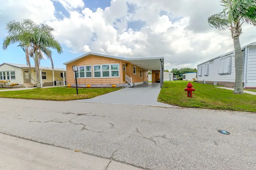 8611 Mary Ann Lane Port Saint Lucie FL 34952