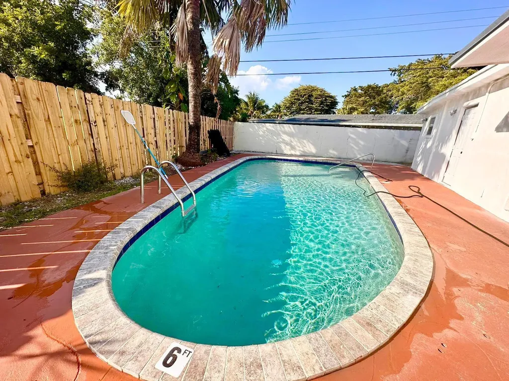 601 Nw 38th Street Deerfield Beach FL 33064