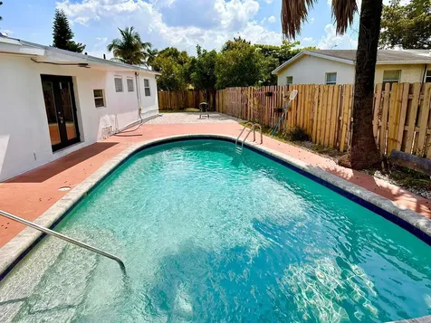 601 Nw 38th Street Deerfield Beach FL 33064