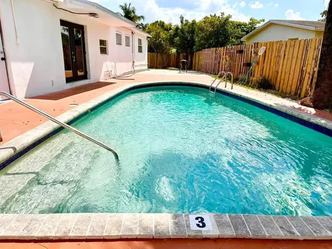 601 Nw 38th Street Deerfield Beach FL 33064