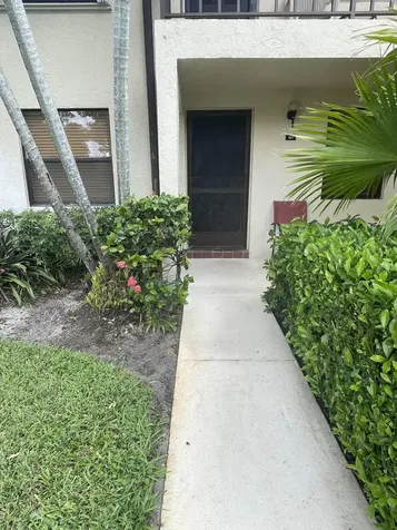 4598 Lucerne Lakes 101 Boulevard Lake Worth FL 33467