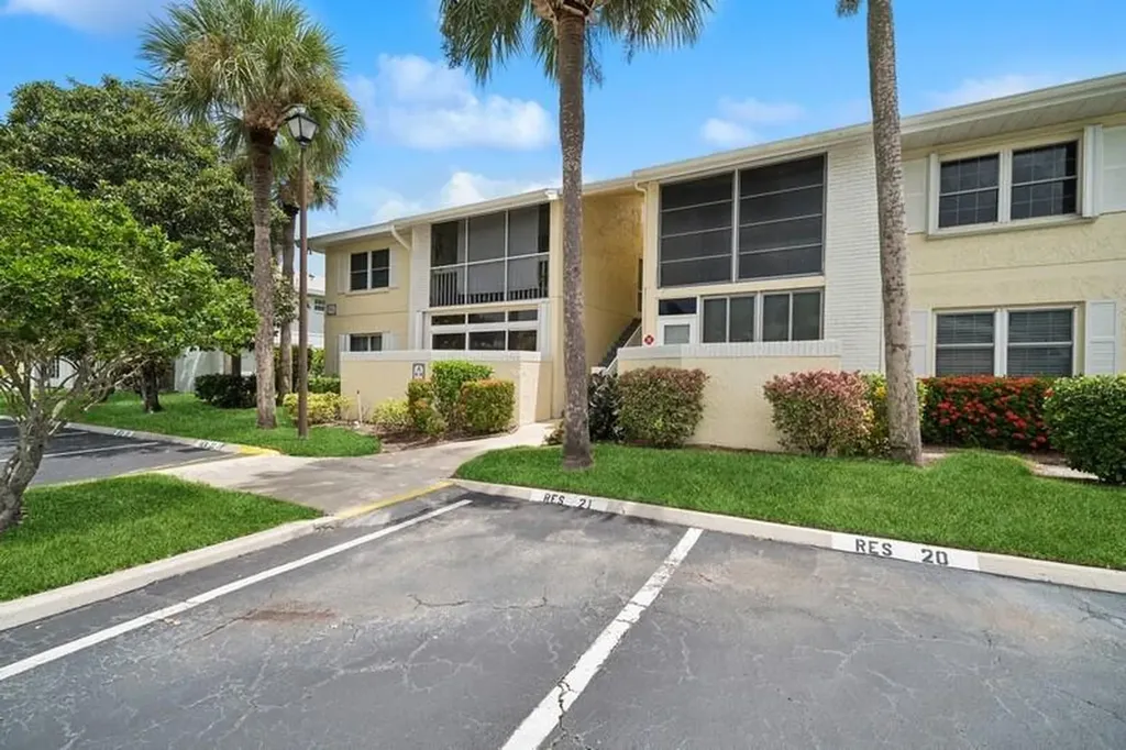 993 Sonesta Avenue Palm Bay FL 32905