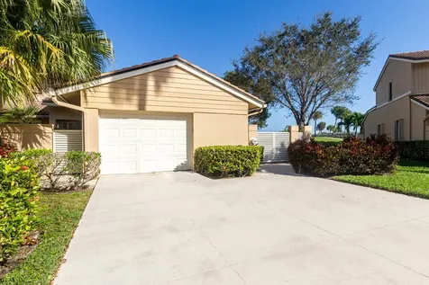 533 Prestwick Circle Palm Beach Gardens FL 33418
