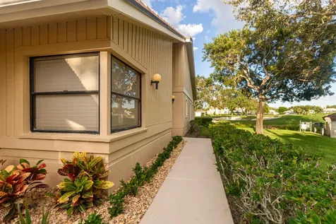 533 Prestwick Circle Palm Beach Gardens FL 33418