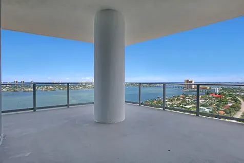 220 Lake Shore Drive Lake Park FL 33403