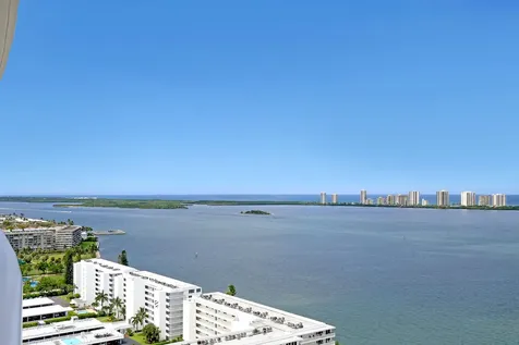 220 Lake Shore Drive Lake Park FL 33403