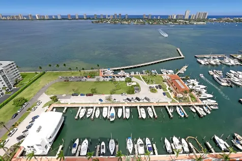 220 Lake Shore Drive Lake Park FL 33403