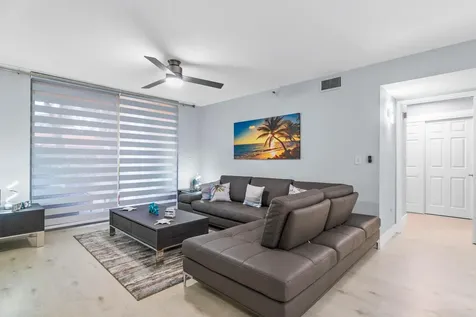 140 Yacht Club 107 Way Hypoluxo FL 33462