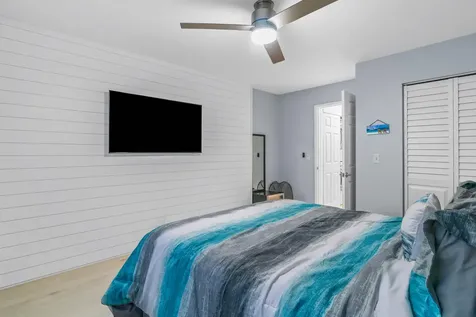 140 Yacht Club 107 Way Hypoluxo FL 33462