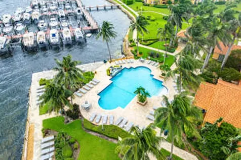 140 Yacht Club 107 Way Hypoluxo FL 33462