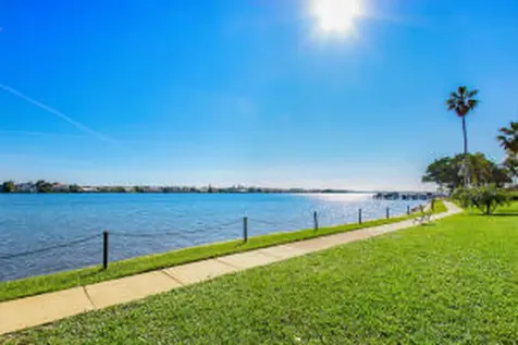 140 Yacht Club 107 Way Hypoluxo FL 33462