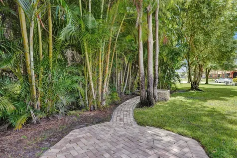 4300 Hunting Trail Lake Worth FL 33467
