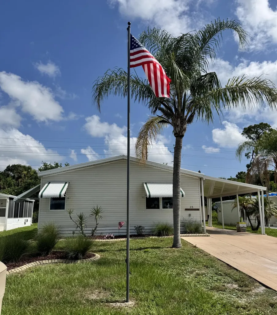35 La Puerta Del Norte Fort Pierce FL 34951