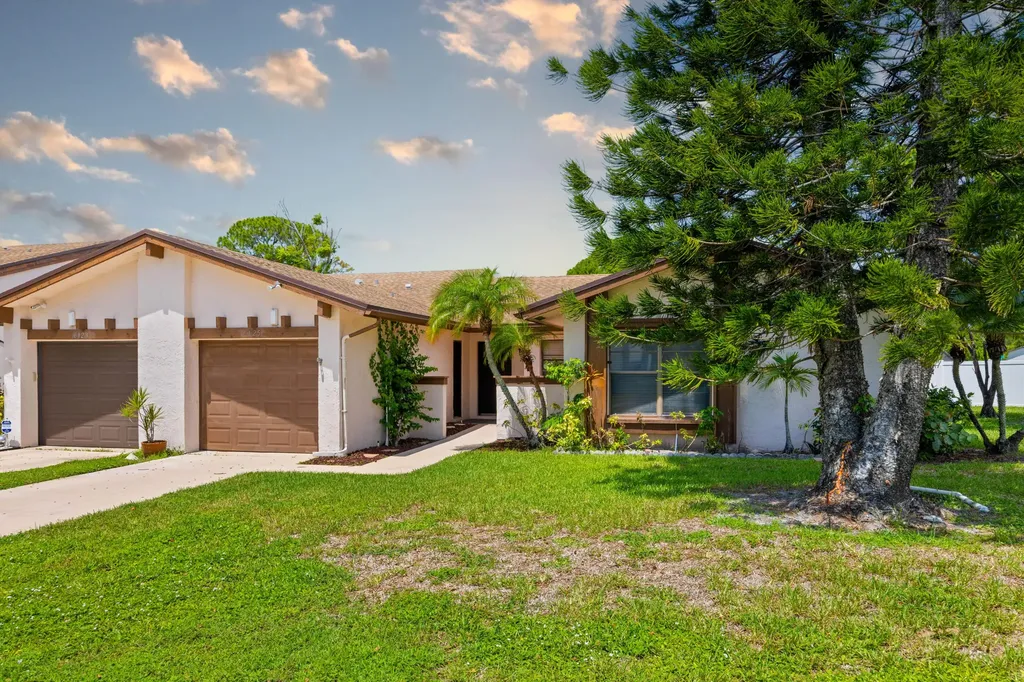 6125 Elsinore Circle Greenacres FL 33463