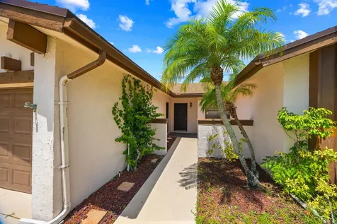 6125 Elsinore Circle Greenacres FL 33463
