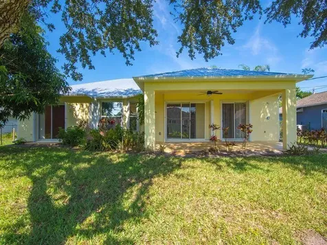 1049 Gardenia Street Sebastian FL 32958