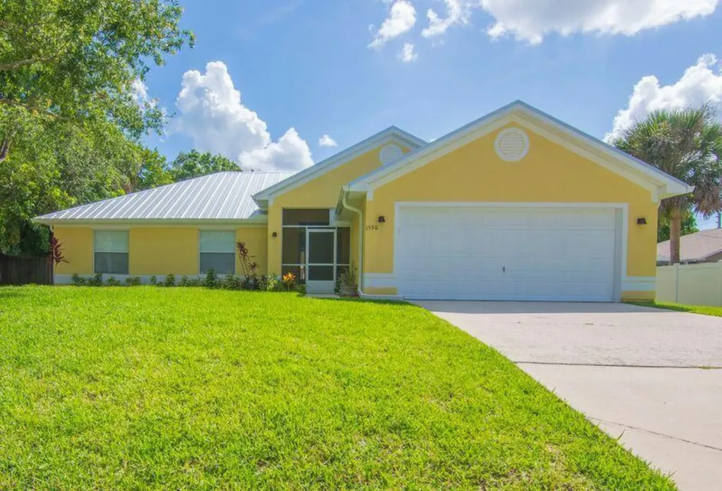 1590 Polynesian Lane Sebastian FL 32958