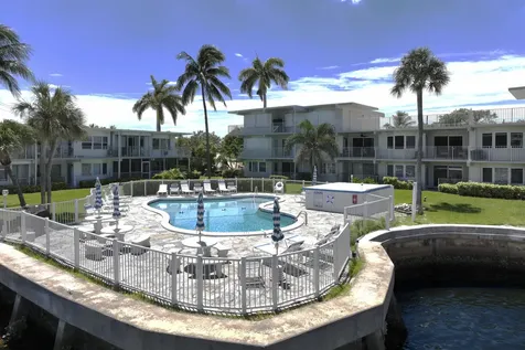 1445 Se 15th Court Deerfield Beach FL 33441