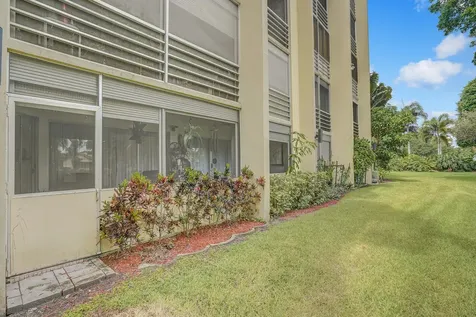 3524 Via Poinciana Lake Worth FL 33467