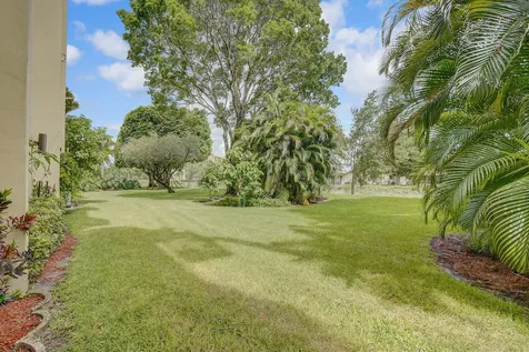 3524 Via Poinciana Lake Worth FL 33467