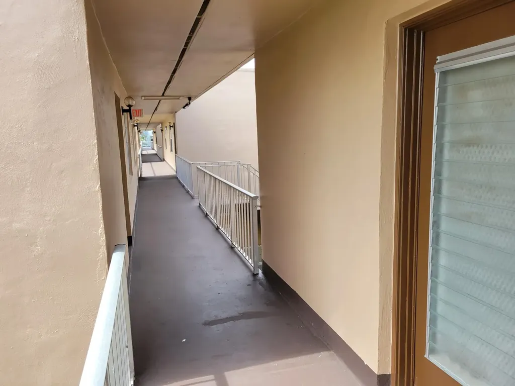 662 Burgundy Delray Beach FL 33484