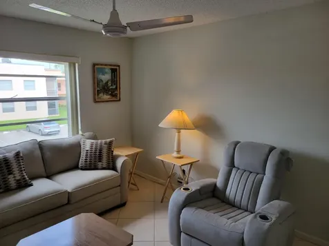 662 Burgundy Delray Beach FL 33484