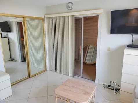 662 Burgundy Delray Beach FL 33484