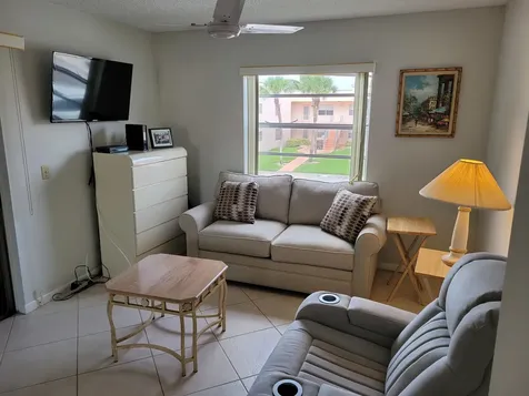 662 Burgundy Delray Beach FL 33484