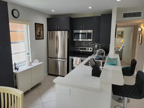 662 Burgundy Delray Beach FL 33484