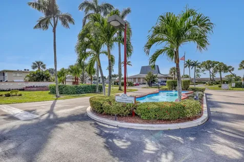 2581 N Garden 108 Drive Lake Worth FL 33461