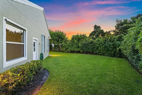 8726 Se Riverfront Terrace Jupiter FL 33469