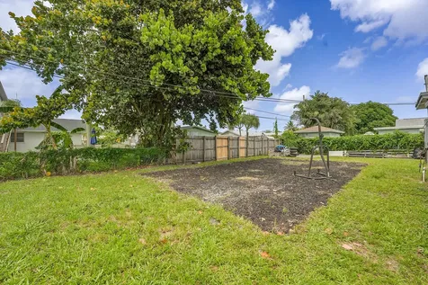 4873 Pine Knott Lane West Palm Beach FL 33417