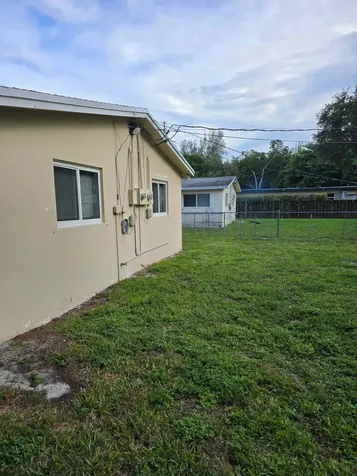 4951 SW 28th Terrace Fort Lauderdale FL 33312