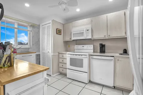 1523 E Hillsboro Boulevard Deerfield Beach FL 33441