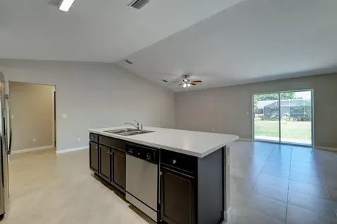 325 Sw Ridgecrest Drive Port Saint Lucie FL 34953