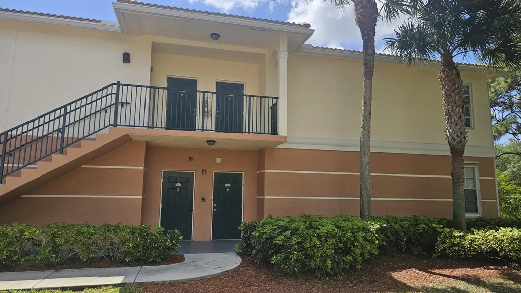 1111 Myrtlewood Circle Palm Beach Gardens FL 33408
