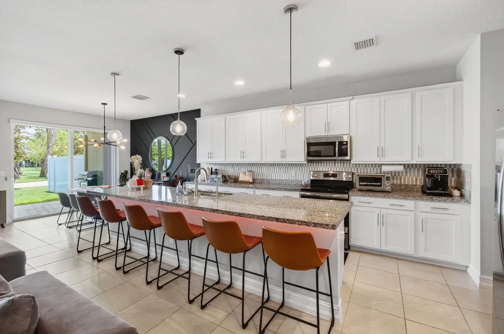 12041 Park Central Royal Palm Beach FL 33411