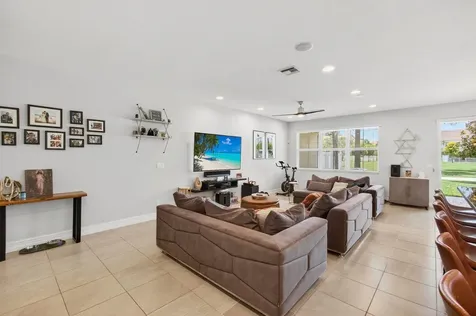 12041 Park Central Royal Palm Beach FL 33411